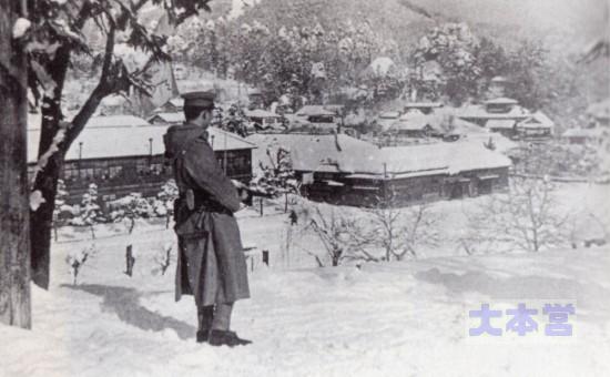 仙台第4連隊長時,雪中訓練で歩哨を優しい目で撮影