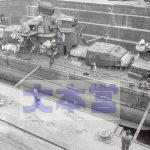 1942、9月舞鶴工廠で損傷修理する不知火