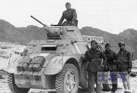 イタリア軍のAB41装輪装甲車