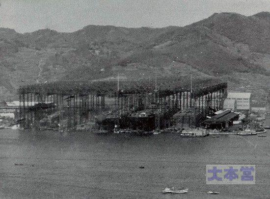 長崎造船所のガントリークレーン群2