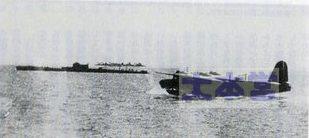 クェゼリン環礁で給油する2式大艇