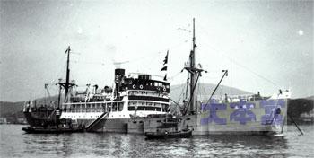 昭和14年7月頃、栗林汽船にチャーターされ北洋で活躍中に小樽に寄港した“地領丸