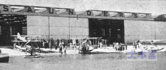 1923カウズ大会の一こま、左からCR3、シーライオン、CAMS.33の各機