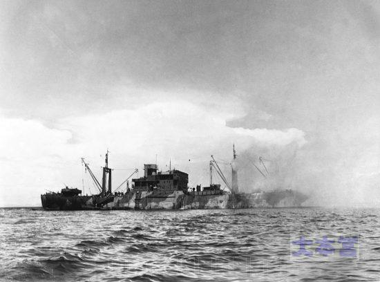 甲標的に撃破された輸送船アルチバ